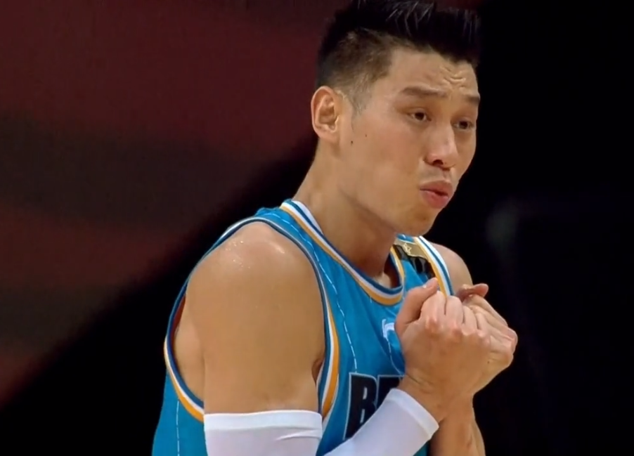 今晨体能课后，马赛手感冰凉备战欧超杯，赛场秩序良好，医务组通报恢复的简单介绍