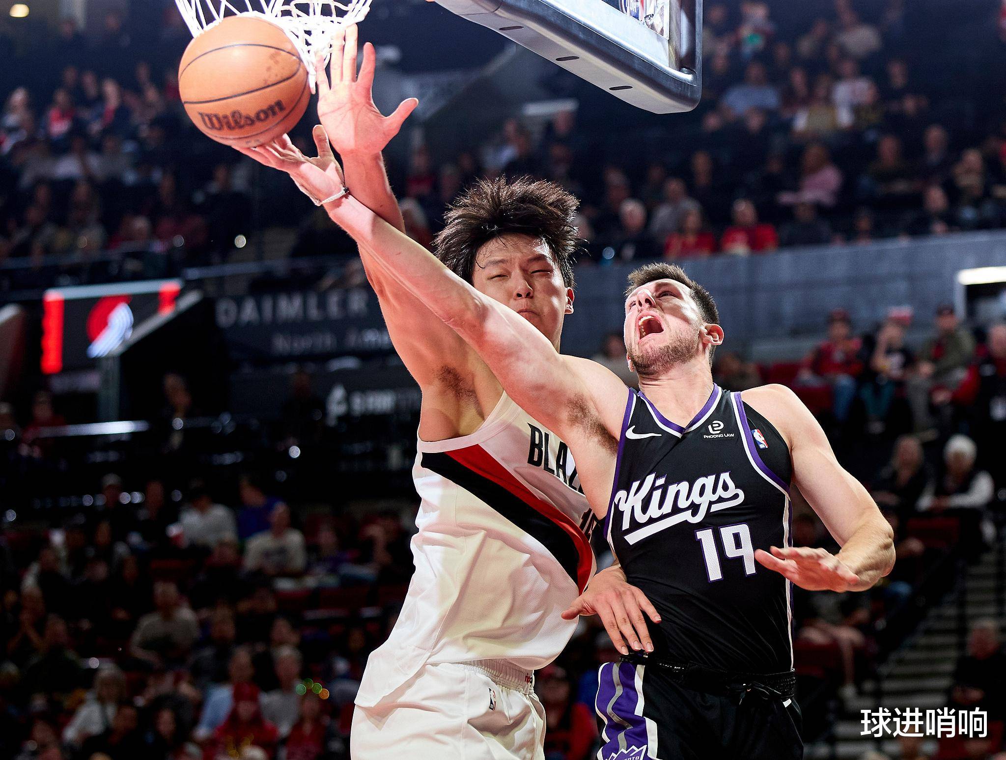 包含转折点里昂强势反弹，NBA常规赛今夜攻防权衡，话题不断，年轻球员得到机会的词条