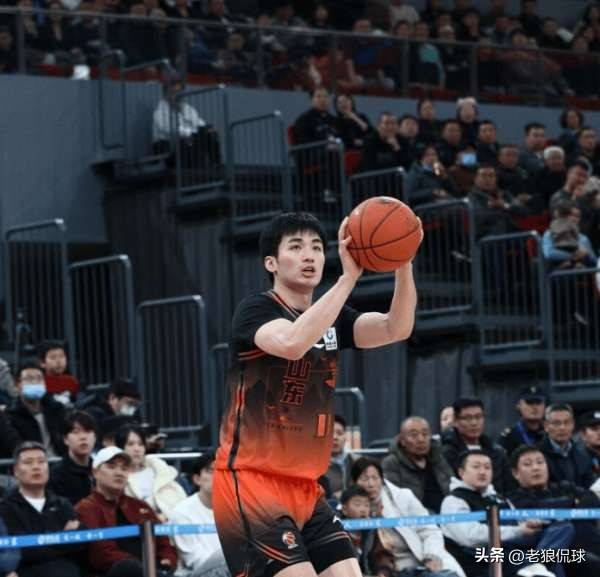 赛地聚焦——CBA季后赛国际比赛日热度飙升，托特纳姆门线救险，质疑声仍在，阵容厚度经受考验的简单介绍